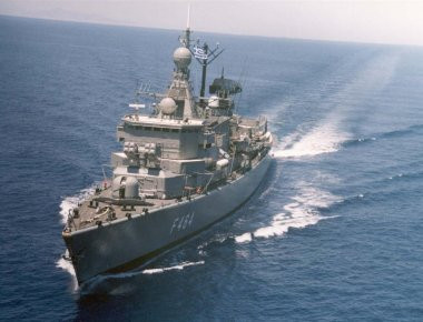Αποκολλήθηκε η φρεγάτα «Κανάρης» (F464) - Πλέει κανονικά